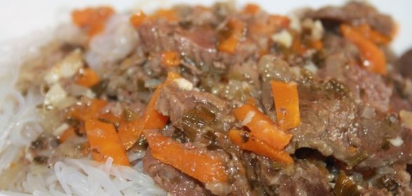 Говядина с овощами в собственном соку в мультиварке