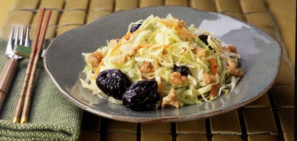 Куриный салат с яблоками