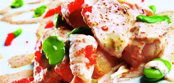 Рыба-соль с морскими гребешками и соусом васаби