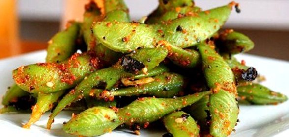 Бобы эдамаме в остром соусе