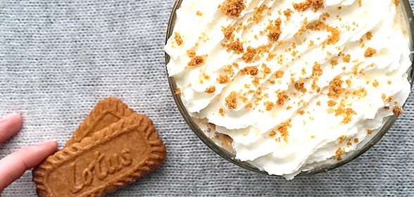 Кофе латте с пряничной пастой Biscoff