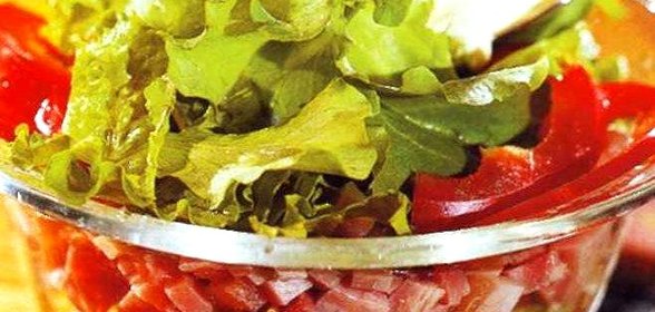 Салат из шпината и тунца