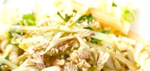 Салат с пастой и курицей