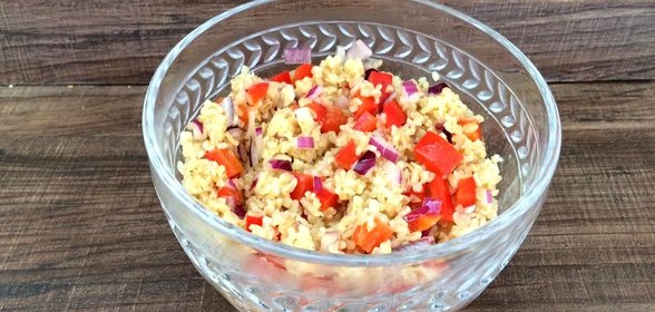 Салат с булгуром и овощами