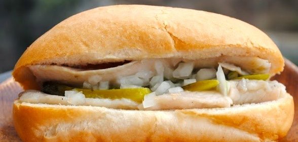 Хот-дог с селедкой