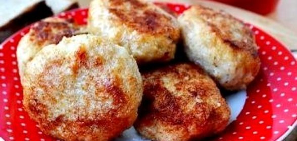 Котлеты из судака с соусом