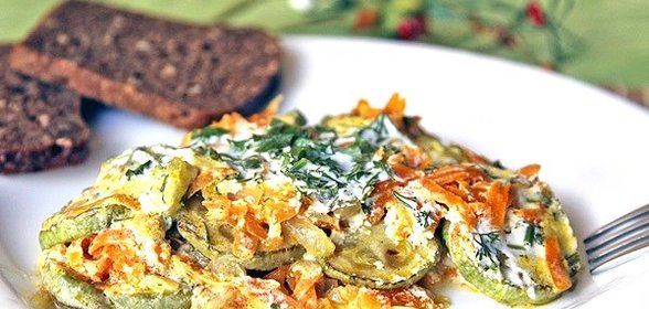 Кабачки в сметанном соусе