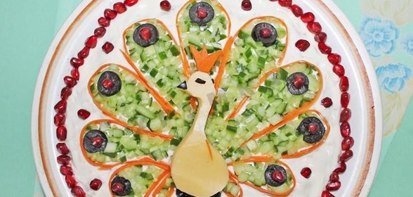 Салат Жар-птица опятами и курицей