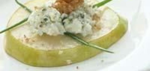 Груши с кремом из рокфора