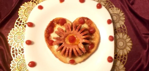 Яичные гренки с сосиской