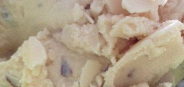 Ванильное мороженое из творога с миндалем
