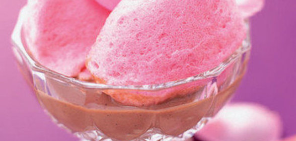 Розовые розы