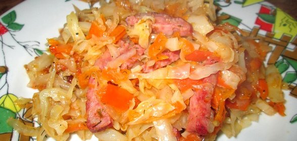 Жареная капуста с ветчиной