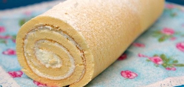 Рулет бисквитный с творожным кремом