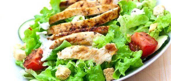 Салат «Цезарь» с оливковым маслом