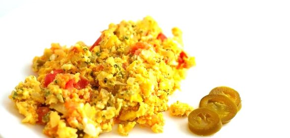 Яичница с помидорами