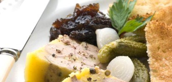 Паштет из индейки с беконом и зеленью