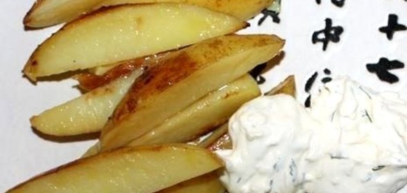 Картофель по-деревенски под соусом