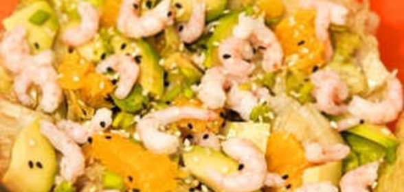 Салат с креветками и апельсином