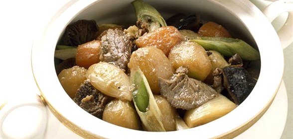 Свинина в горшочке с картофелем