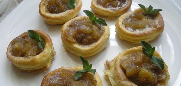 Тарталетки с яблоками