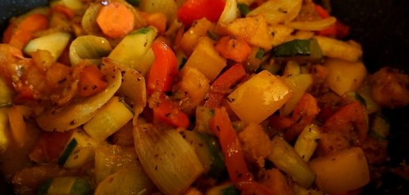 Овощное рагу со сладким бататом