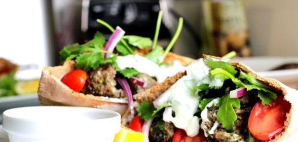 Пита с фаршем и овощами