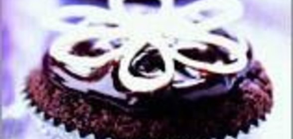 Закрытый омлет с зеленой спаржей