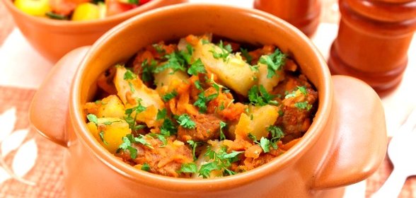 Горшочки с мясом и картофелем