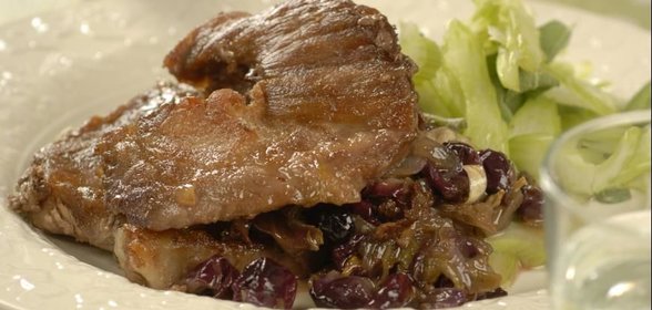 Свинина с черным виноградом