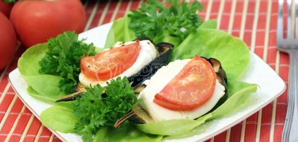 Запеченный баклажан с сыром