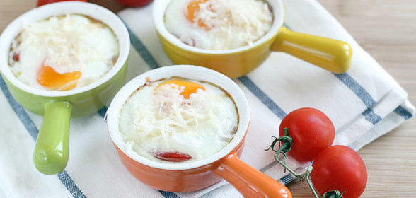 Порционная яичница с помидорами в духовке