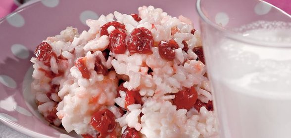 Английский рисовый пудинг с вишней