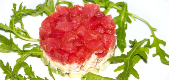 Тар-тар с тунцом и крабовым мясом