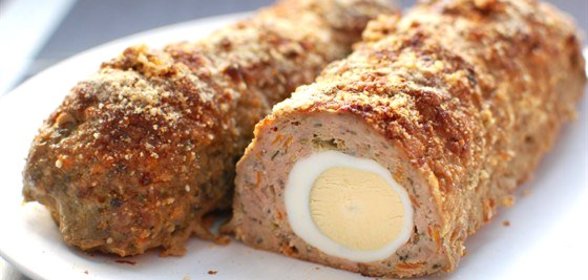 Мясной рулет с яйцом