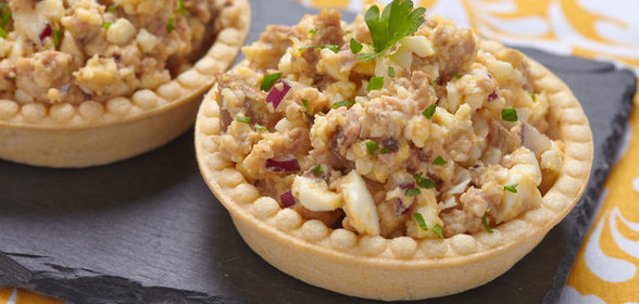 Тарталетки с печенью трески