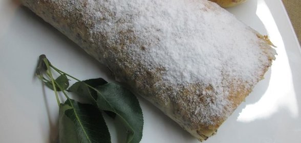 Груши с шоколадом, запеченные в тесте фило