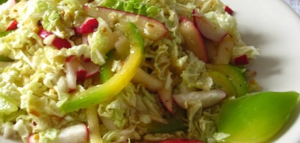 Салат из пекинской капусты с конфитюрной заправкой