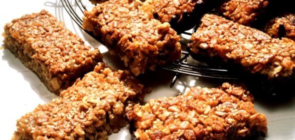 Геркулесовый пирог с фундуком