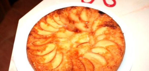 Шарлотка с творогом