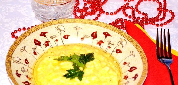 Полента с травами и тремя видами сыра
