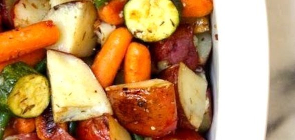 Зпеченные картофель, морковь и цуккини