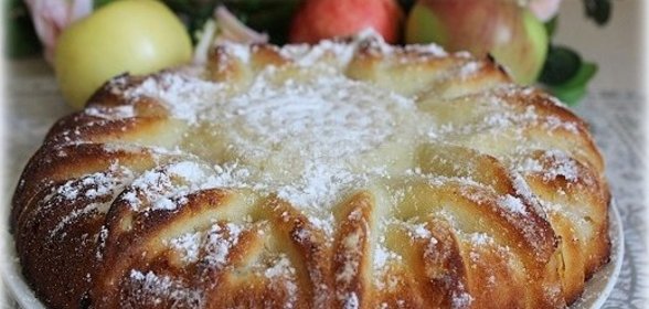 Манник с яблоками