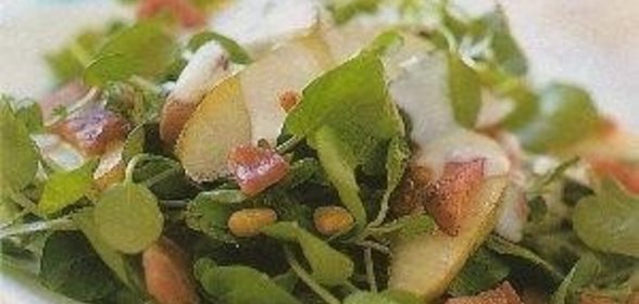 Салат из груш с хрустящим беконом