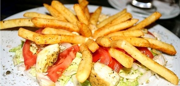 Салат с картошкой фри