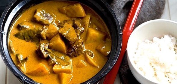 Желтое карри с говядиной и картофелем