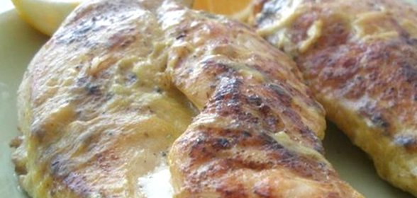 Куриная грудка, запеченная в молоке