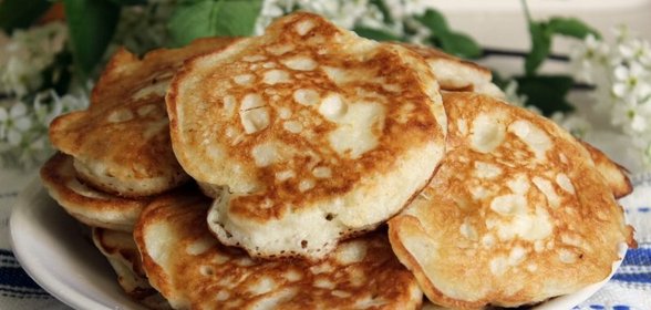 Оладьи с яблоками (на кефире)