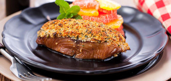 Черная треска под корочкой из апельсиновой гремолаты с салатом из цитрусовых