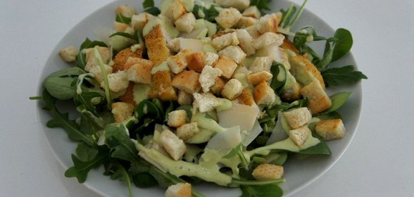 Салат с курицей по мотивам Цезаря